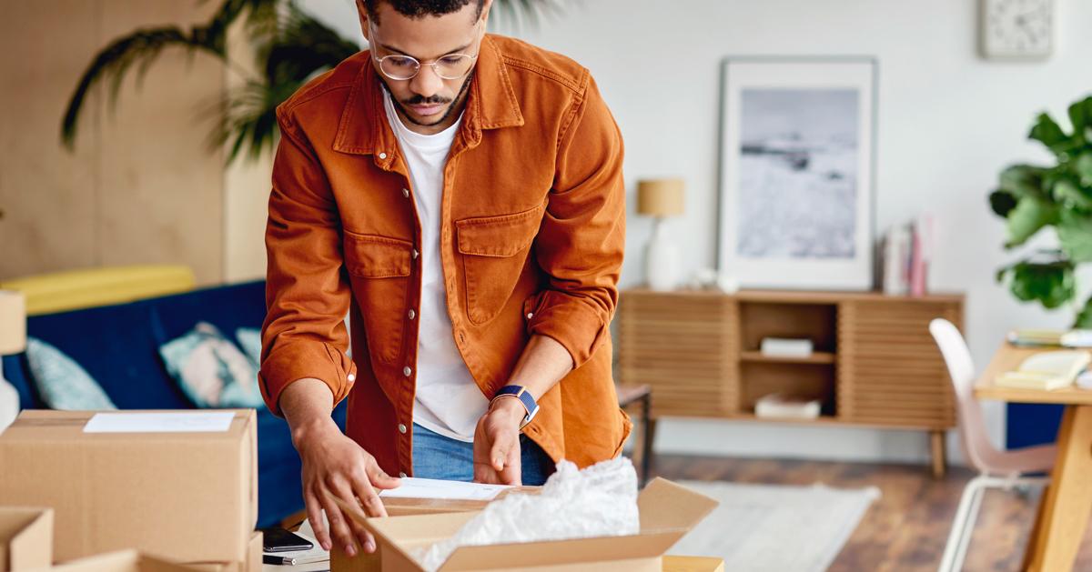 How much should i sales budget for closing costs